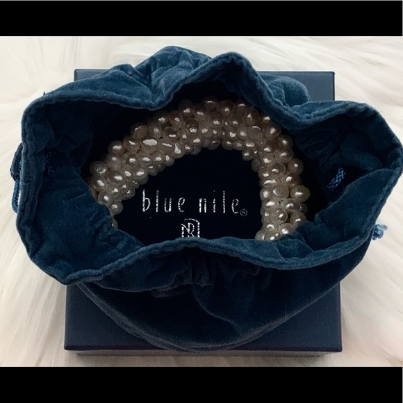 Blue Nile THICK multi strand pearl bracelet - Picture 14 of 15